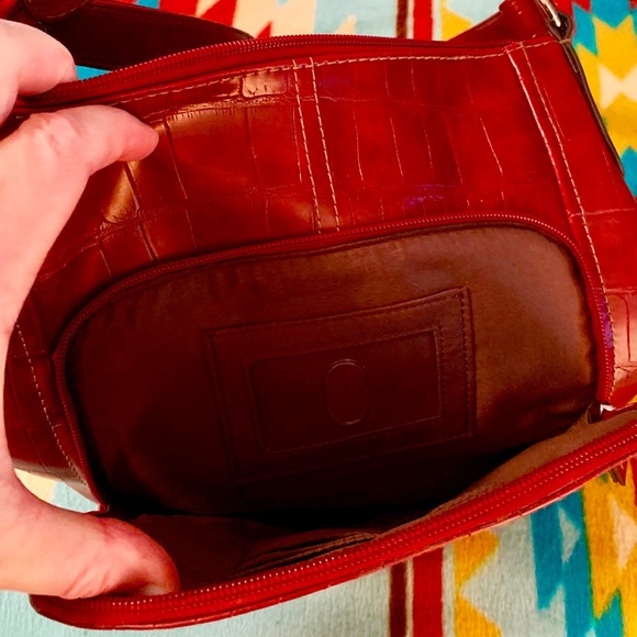 ‼️PRICEDROP‼️ Relic Shoulder Bag - Picture 4 of 6